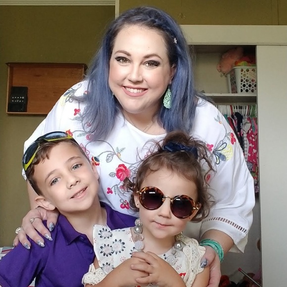 Meet your Posher, Lauren - Picture 5 of 8